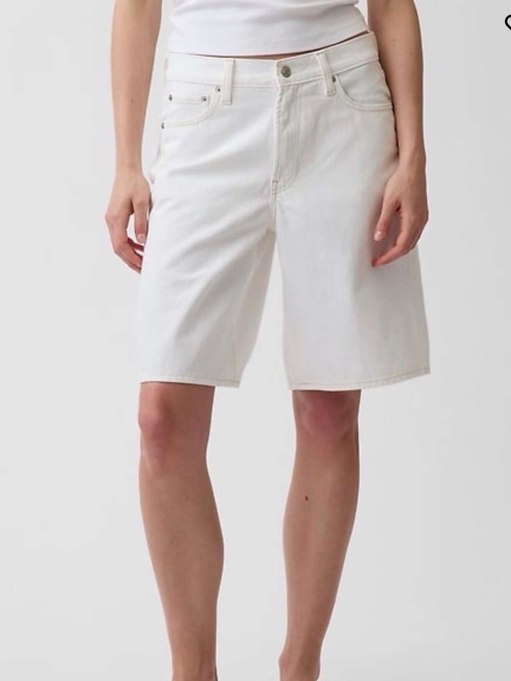 GAP Longline 11" mid rise denim White Shorts - Women size 10 - Picture 2 of 8